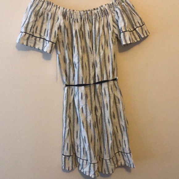 Off the shoulder dress with waist tie - Picture 5 of 6